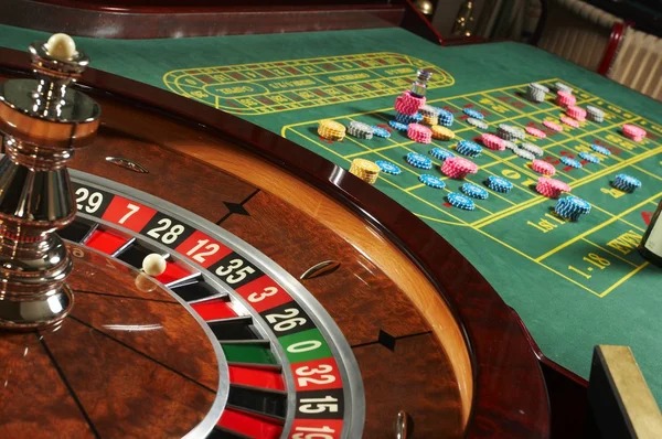 Live dealer blackjack table with player cards and dealer hand visible